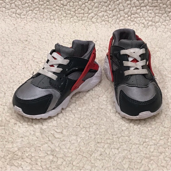 Nike Fashion Athletic Shoes
Toddler Boy or Girl Size 6
Smoke Free Home
Bundle & - Picture 3 of 13